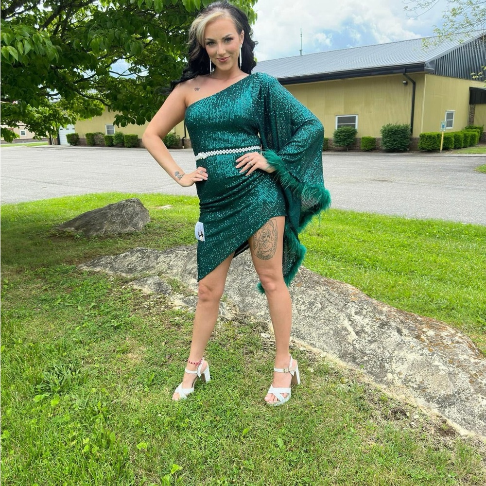 One-Shoulder Green Sequin Dress